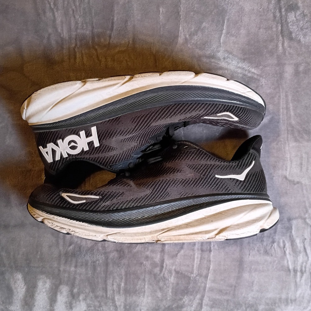 Hoka‎ Clifton 9 Mens Running Shoes Black White 1127895 BWHT Size 11 D Low Top